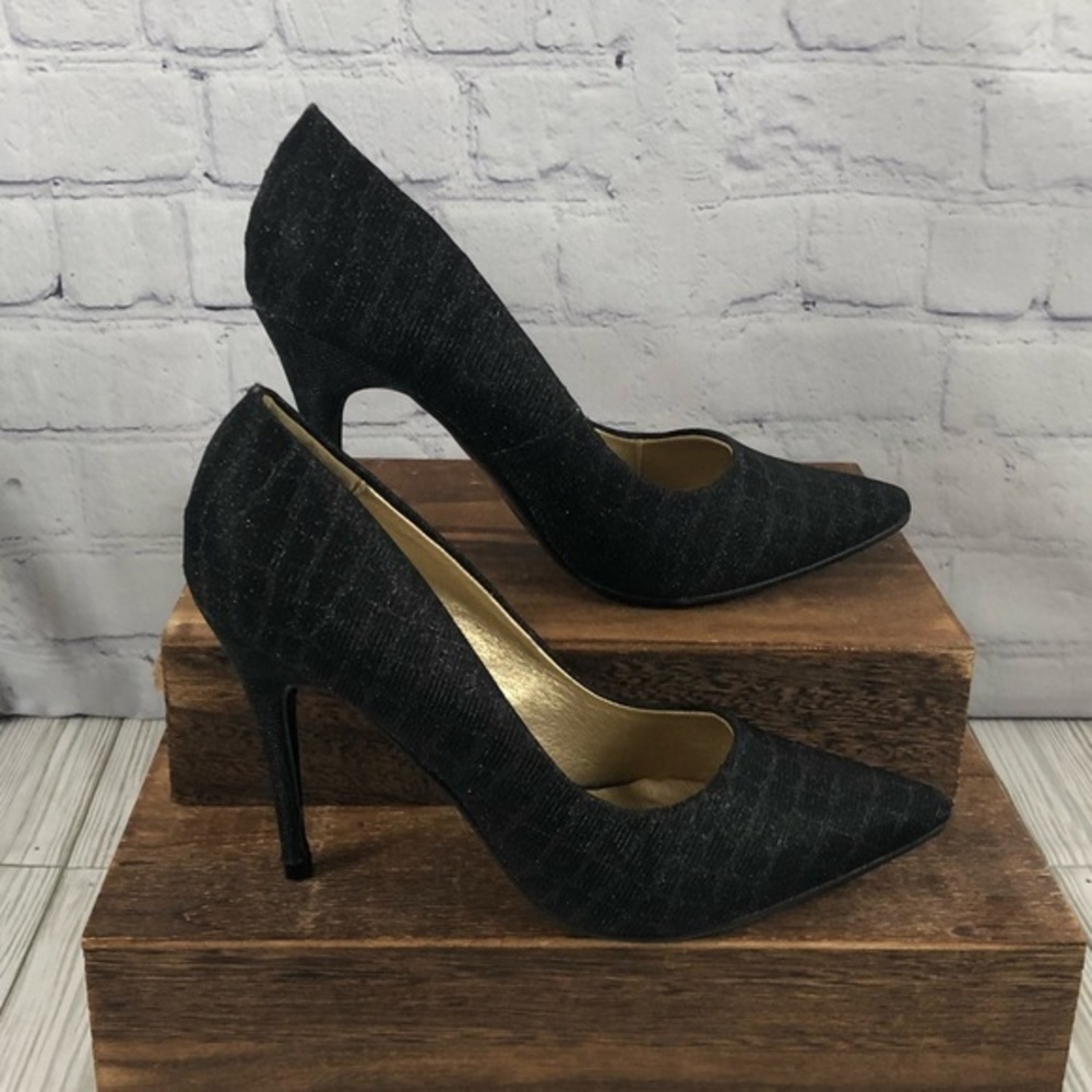 Classic Pointed Toe Stiletto Heels in Black - Picture 4 of 9